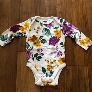 Old Navy floral LongSleeve Onesie 6/12 Months